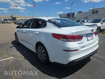 2019 Kia Optima LX – miniatura 2
