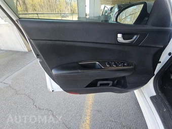 2019 Kia Optima LX – miniatura 9
