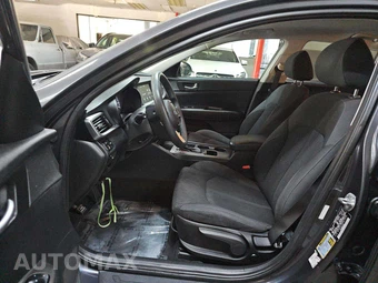 2019 Kia Optima LX – miniatura 3