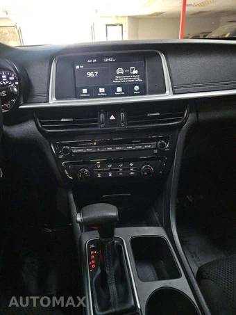 2019 Kia Optima LX – miniatura 7