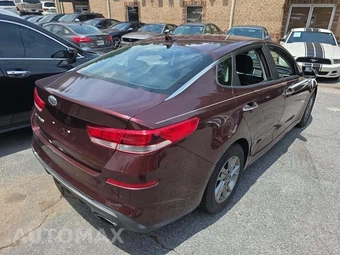 2019 Kia Optima LX – miniatura 3