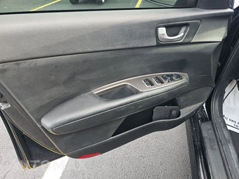 2019 Kia Optima LX – miniatura 9