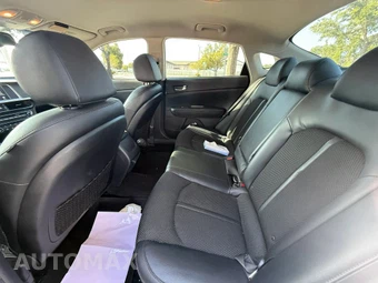 2019 Kia Optima S - miniatura 9