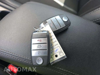 2019 Kia Optima S – miniatura 8
