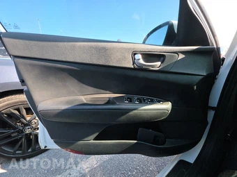 2019 Kia Optima S – miniatura 9