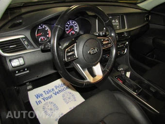 2019 Kia Optima S - miniatura 9