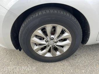 2019 Kia Sedona L 120.5" WB - miniatura 24