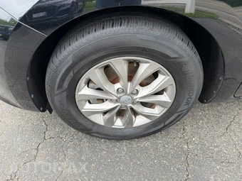 2019 Kia Sedona LX 120.5" WB - miniatura 9