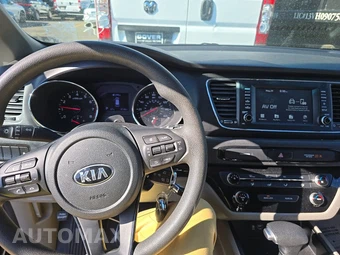 2019 Kia Sedona LX 120.5" WB - miniatura 11