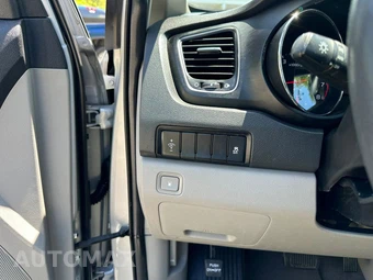 2019 Kia Sedona LX 120.5" WB - miniatura 13