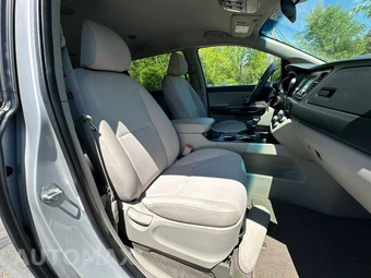 2019 Kia Sedona LX 120.5" WB - miniatura 26