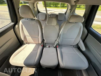 2019 Kia Sedona LX 120.5" WB - miniatura 28