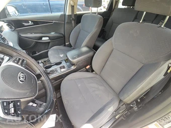 2019 Kia Sorento LX – miniatura 7