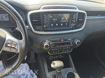 2019 Kia Sorento S V6 - miniatura 14