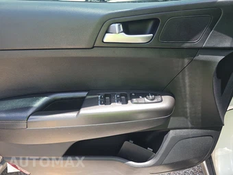 2019 Kia Sportage LX – miniatura 9