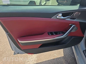 2019 Kia Stinger GT2 – miniatura 9