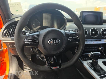 2019 Kia Stinger GTS - miniatura 10