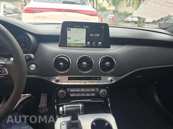 2019 Kia Stinger GTS – miniatura 10