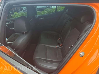 2019 Kia Stinger GTS – miniatura 13