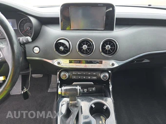 2019 Kia Stinger – miniatura 11