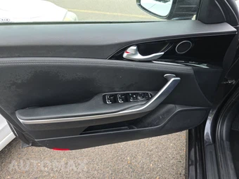 2019 Kia Stinger – miniatura 9