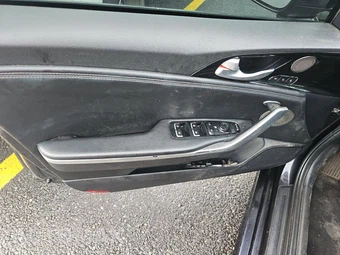 2019 Kia Stinger Premium - miniatura 9