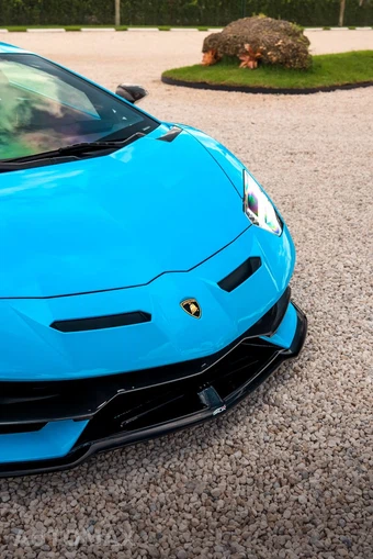 2019 Lamborghini Aventador SVJ Coupe - miniatura 4
