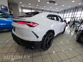 2019 Lamborghini Urus - miniatura 3