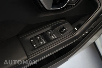 2019 Lamborghini Urus – miniatura 23