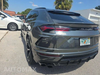 2019 Lamborghini Urus – miniatura 2