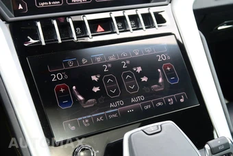 2019 Lamborghini Urus – miniatura 41