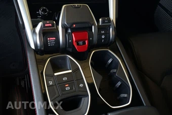 2019 Lamborghini Urus - miniatura 19