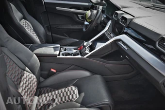 2019 Lamborghini Urus – miniatura 12