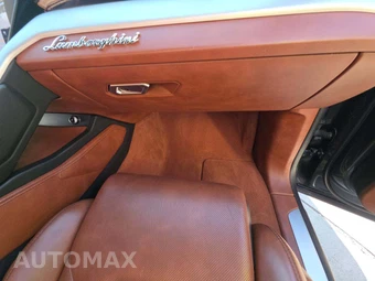 2019 Lamborghini Urus - miniatura 16