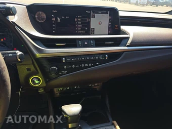 2019 Lexus ES 300h - miniatura 11