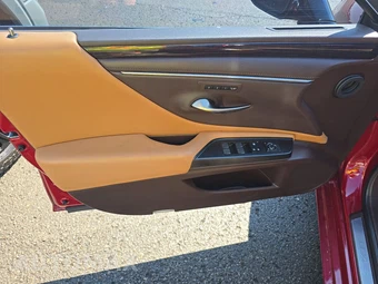 2019 Lexus ES 300h - miniatura 9