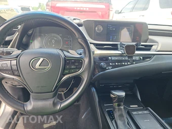2019 Lexus ES 300h – miniatura 11