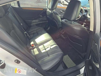 2019 Lexus ES 350 Ultra Luxury - miniatura 16