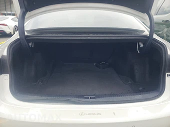 2019 Lexus IS 300 - miniatura 16