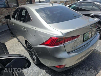2019 Lexus IS 300 – miniatura 2