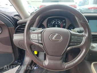 2019 Lexus LS 500 - miniatura 10