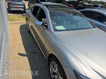 2019 Lexus LS 500 - miniatura 4