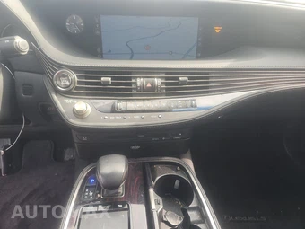 2019 Lexus LS 500 – miniatura 11