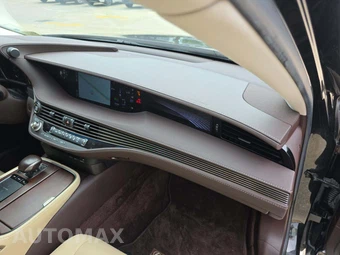 2019 Lexus LS 500 – miniatura 15