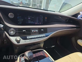 2019 Lexus LS 500 – miniatura 10