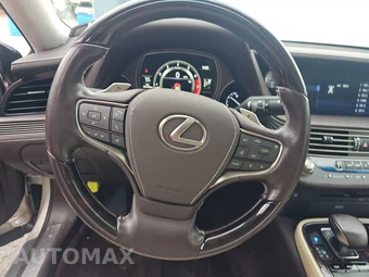2019 Lexus LS 500 – miniatura 10
