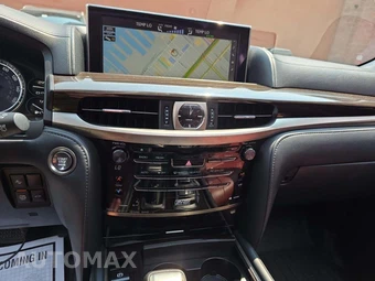 2019 Lexus LX 570 Three-Row - miniatura 7