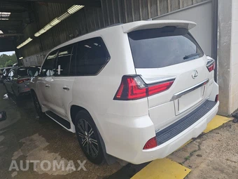 2019 Lexus LX 570 Three-Row - miniatura 6