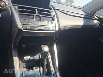 2019 Lexus NX 300 – miniatura 11