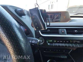 2019 Lexus UX 200 F SPORT - miniatura 5